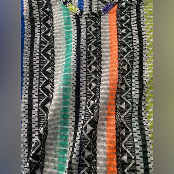 Women’s Patterned Body Suit - Picture 3 of 9